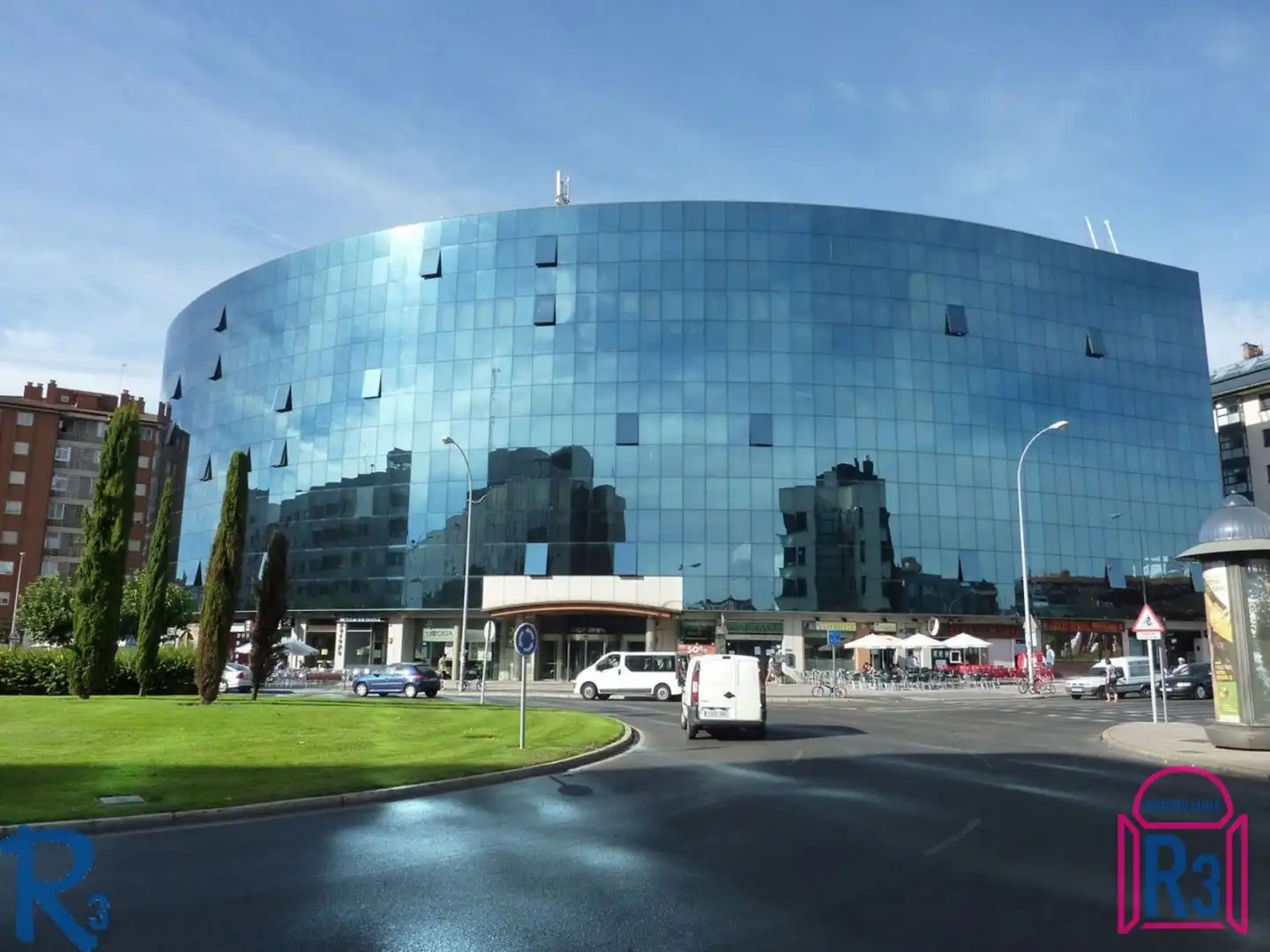 Exterior view of Office for rent in León Capital   with Air Conditioner and Heating