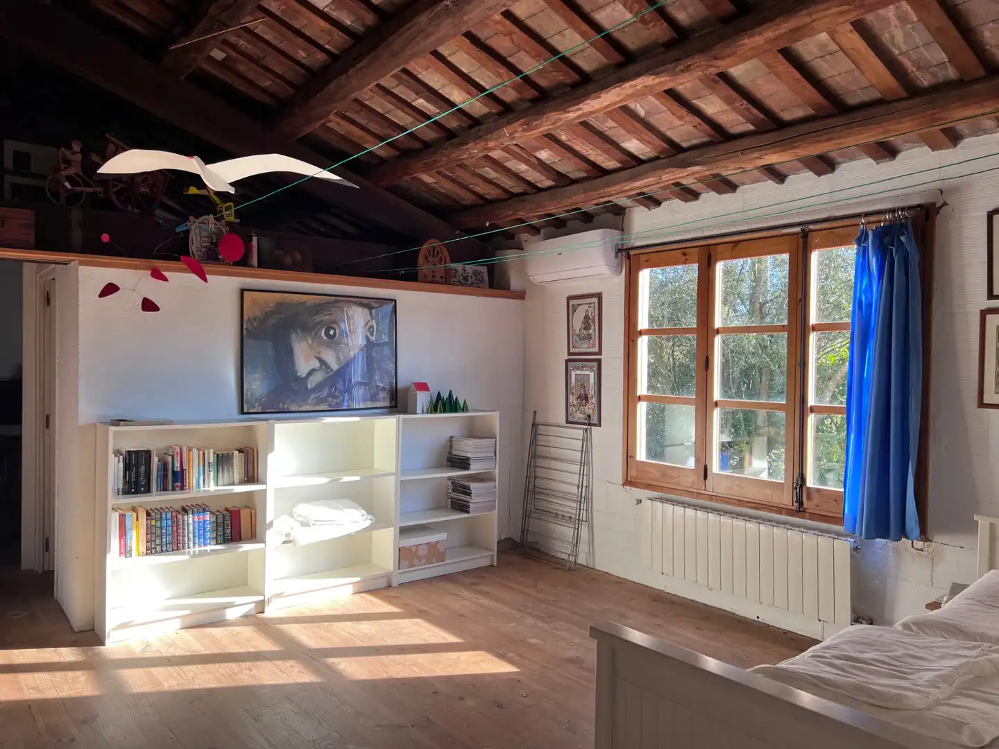 Sala d'estar de Finca rústica en venda en Mieres (Girona) amb Aire condicionat, Jardí privat i Parquet
