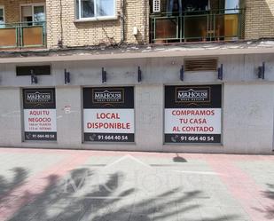 Premises for sale in Parla  with Air Conditioner