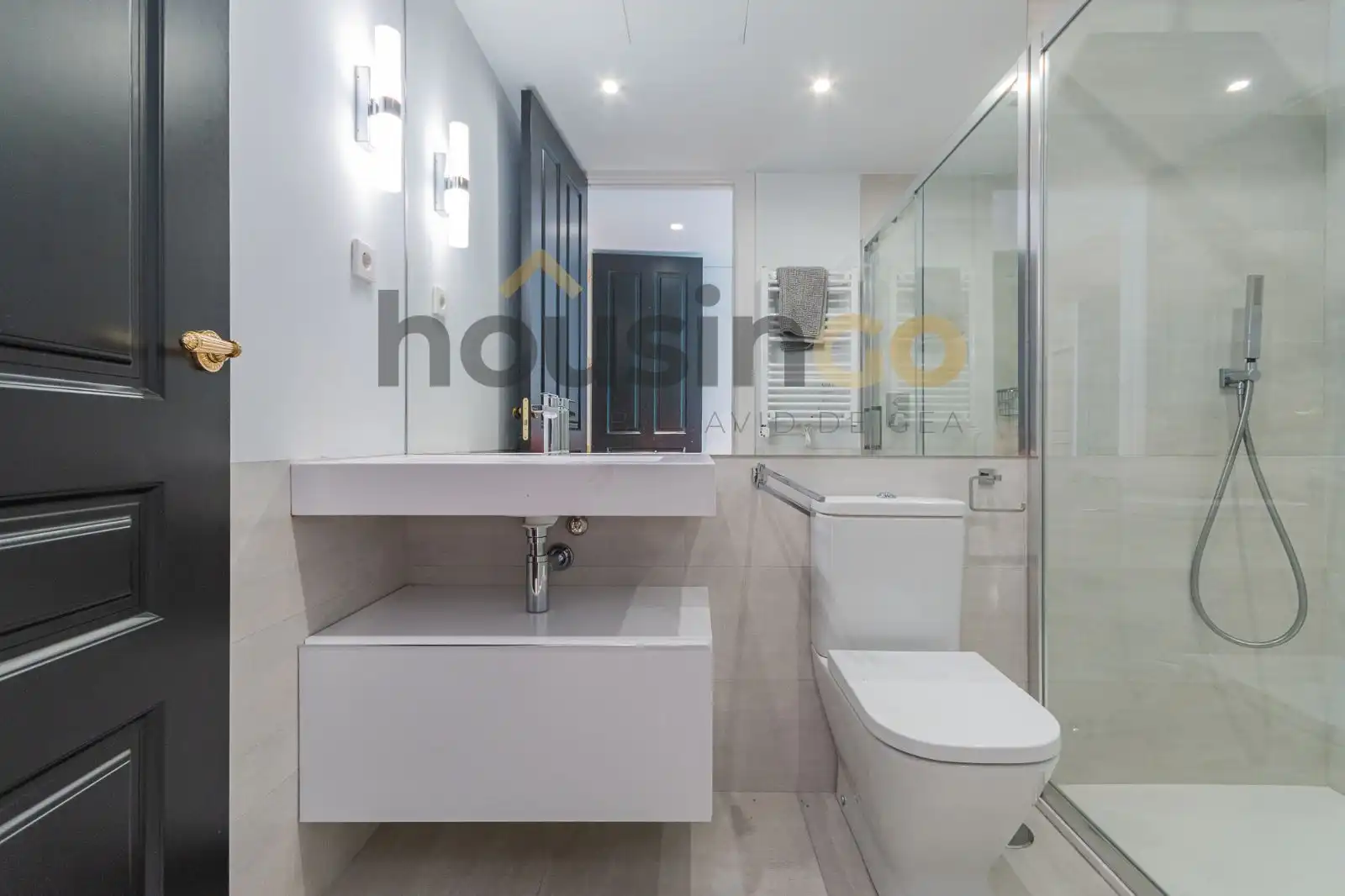 Baño de Piso de alquiler en Madrid con Aire acondicionado y Calefacción