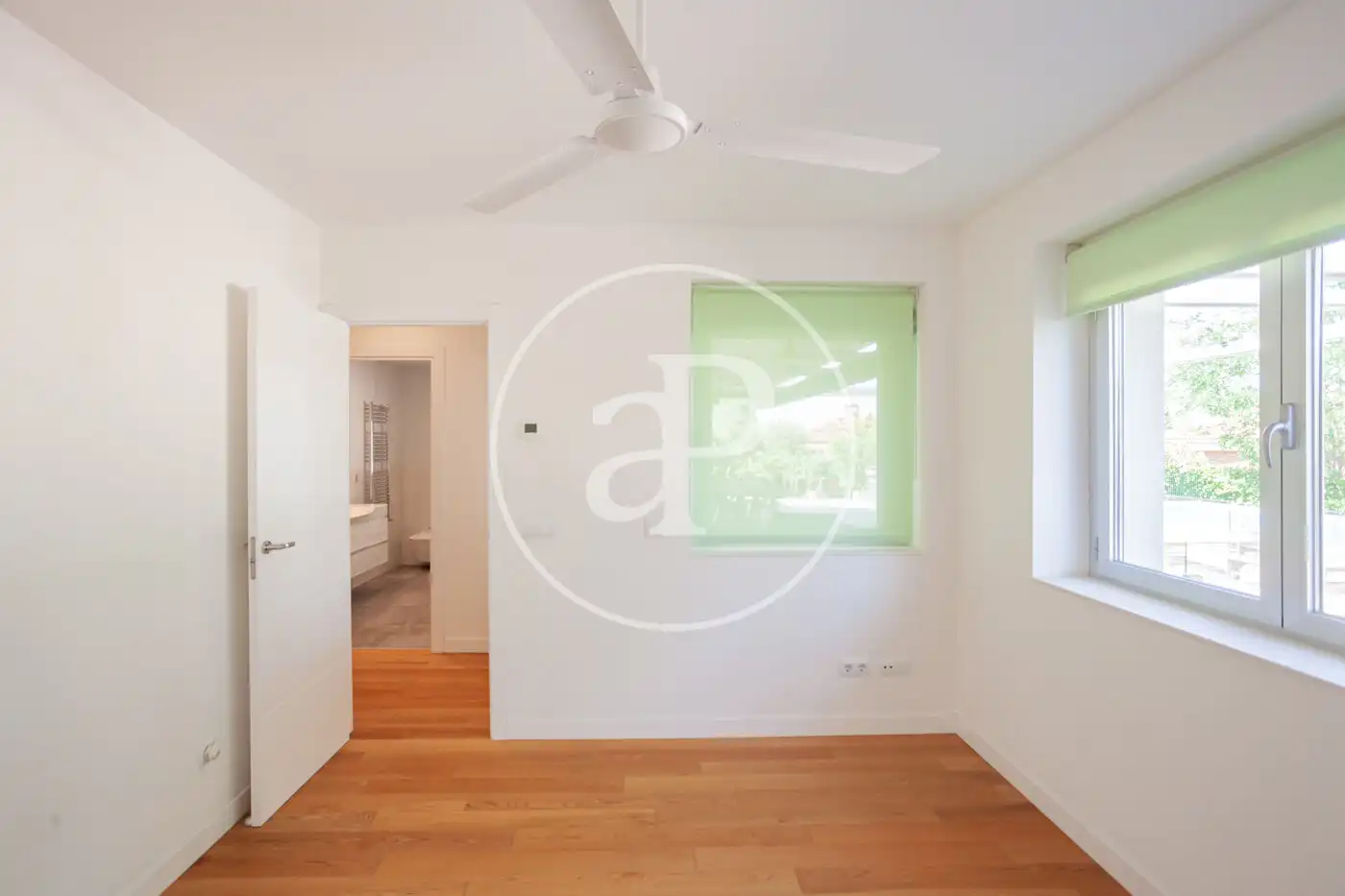 Habitación de Casa o chalet de alquiler en Madrid con Aire acondicionado, Calefacción y Jardín privado