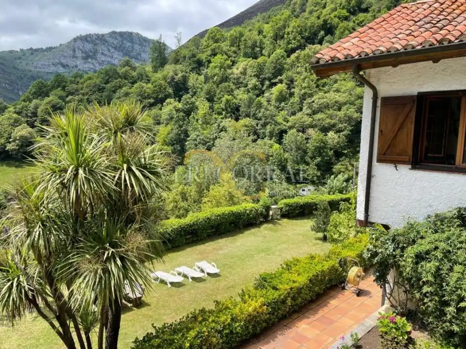 Jardín de Casa o chalet en venta en Caso con Calefacción, Jardín privado y Terraza