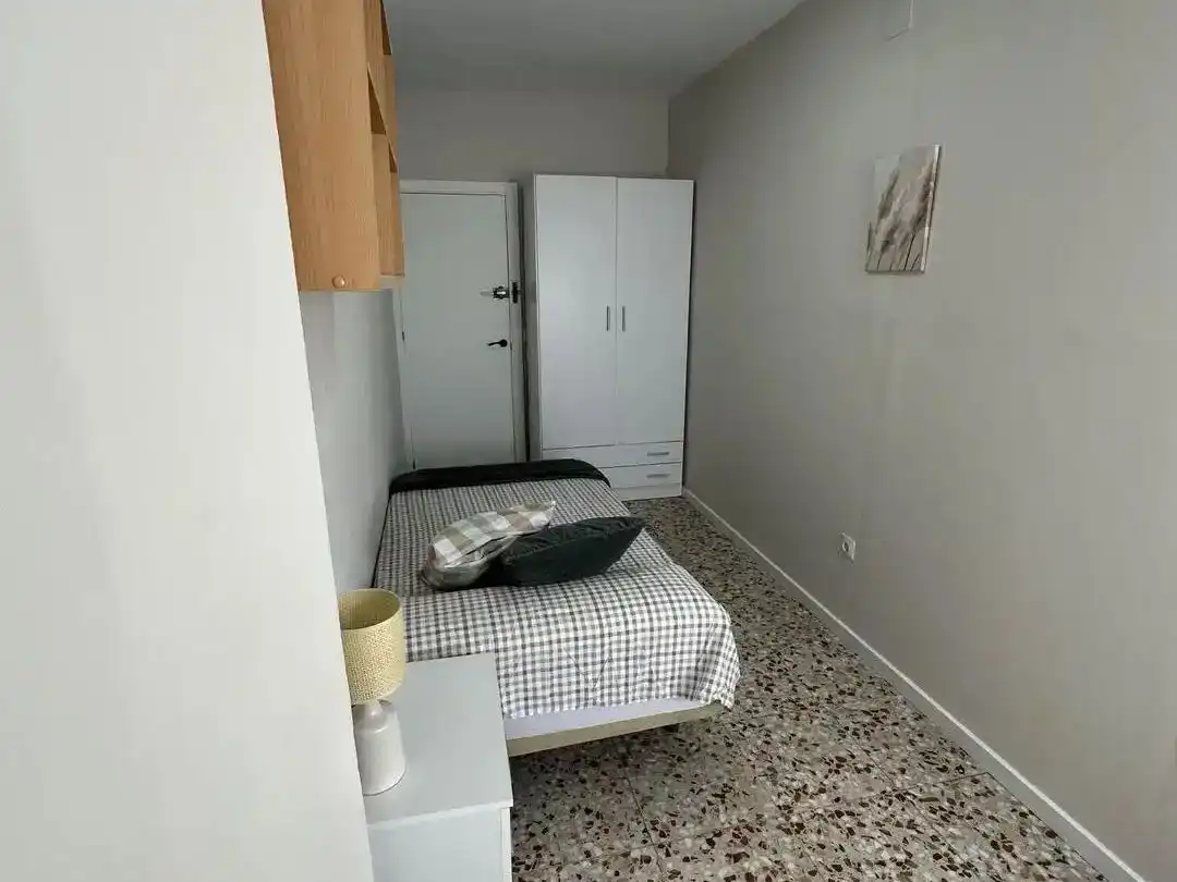 Bedroom of Flat for share in Alcázar de San Juan  with Air Conditioner, Furnished and Balcony