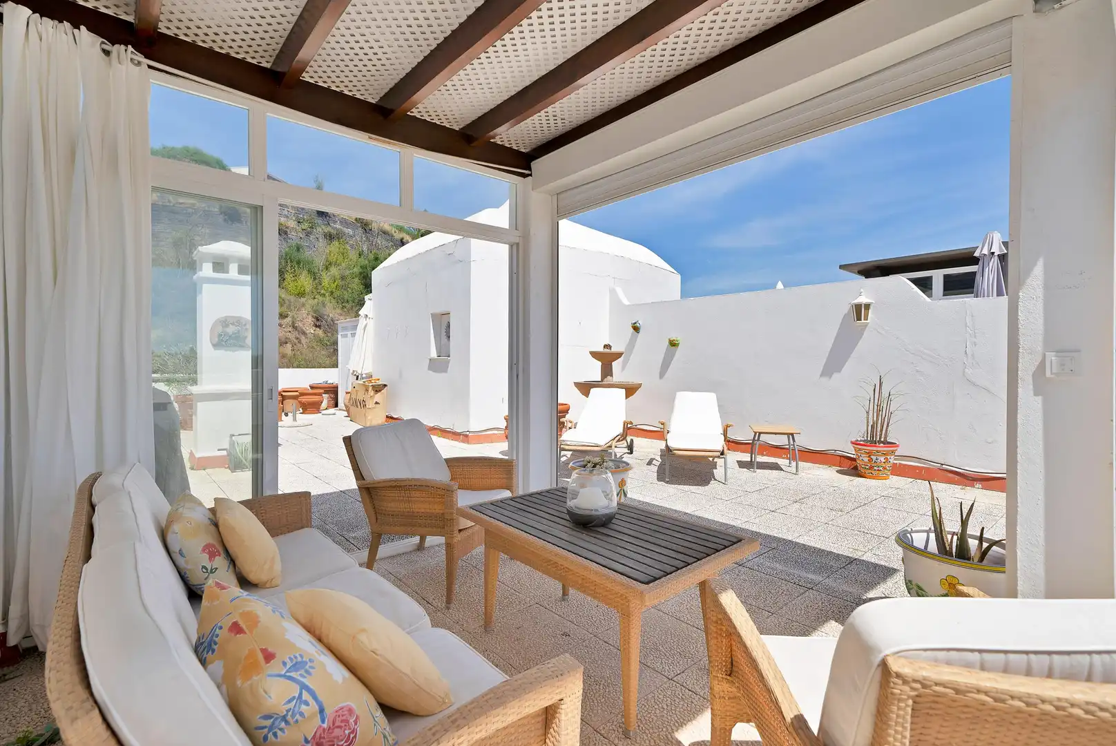 Terraza de Ático de alquiler en Marbella con Aire acondicionado, Calefacción y Jardín privado