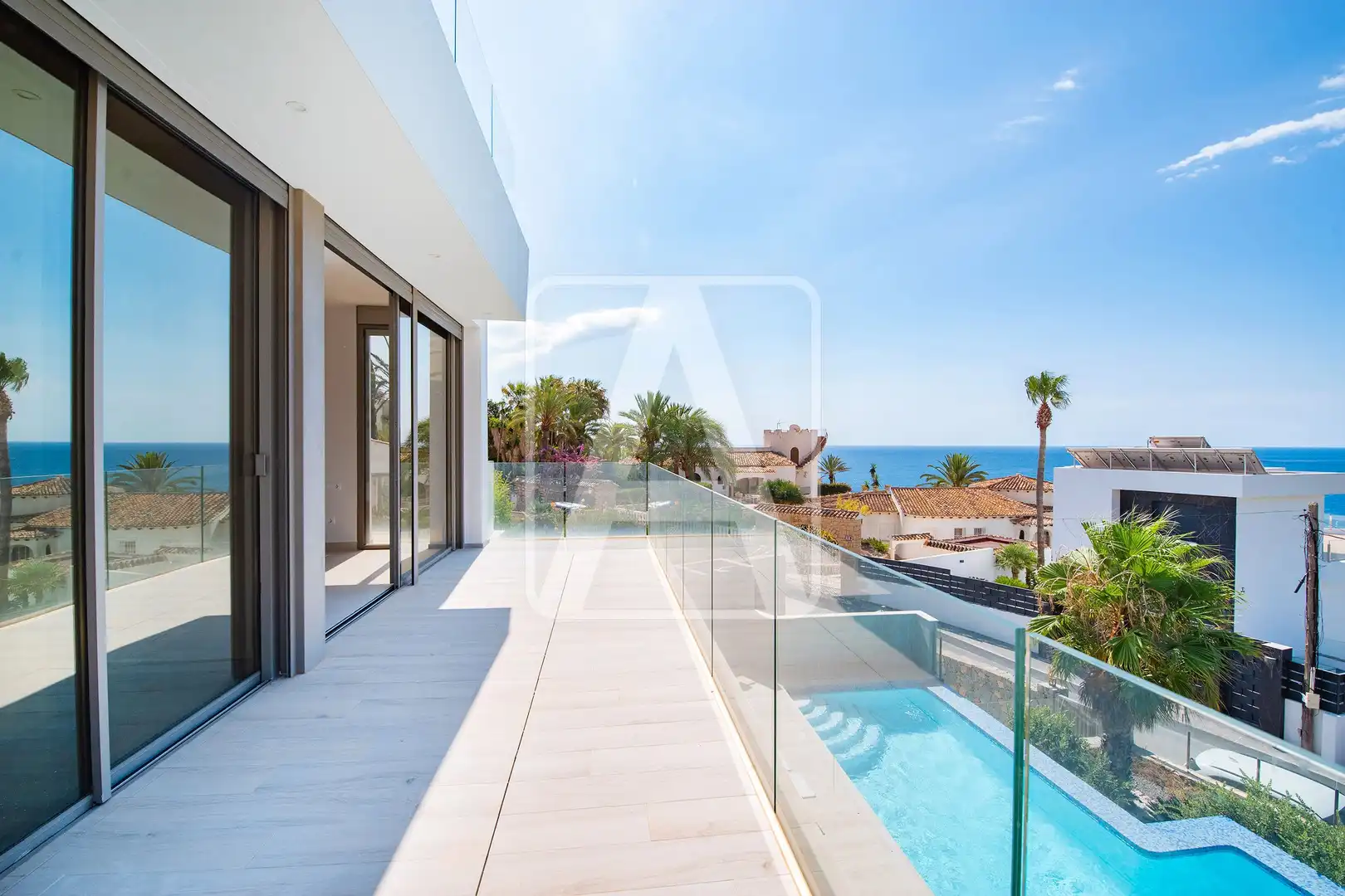 Vista exterior de Casa o xalet en venda en Calpe / Calp amb Aire condicionat, Jardí privat i Terrassa