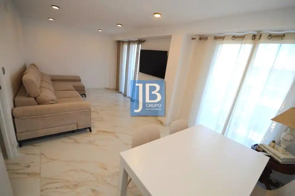 Piso con terraza en venta en Avinguda de la República Argentina 65