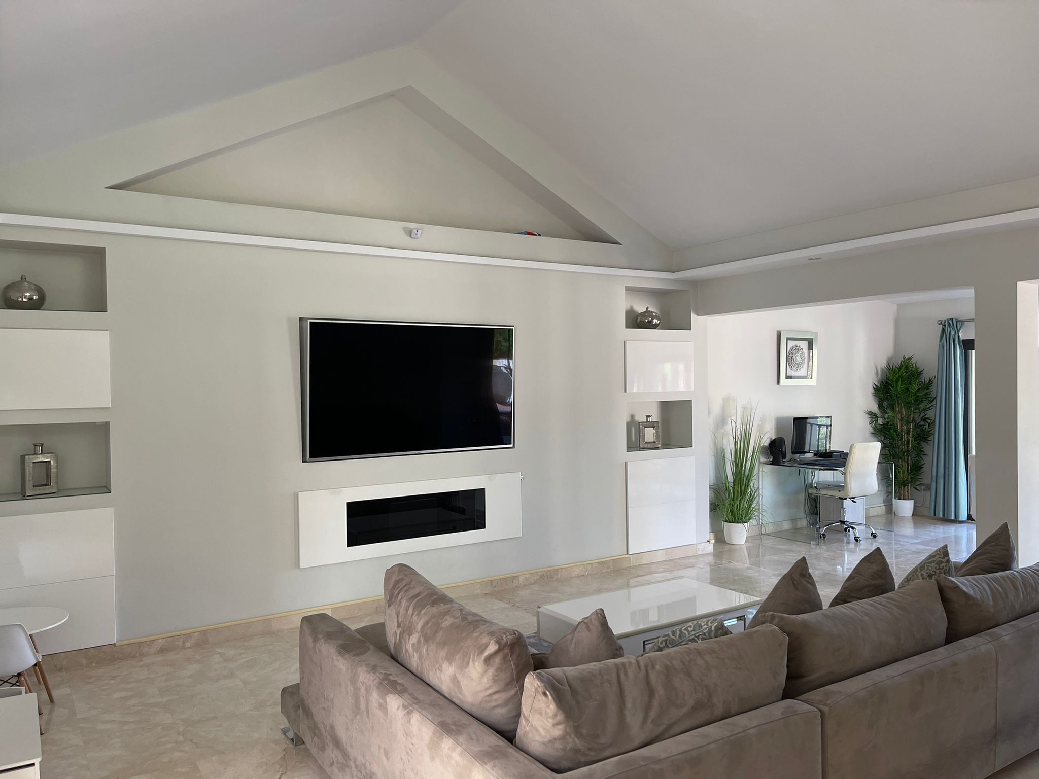 Living room of Single-family semi-detached to rent in Benahavís