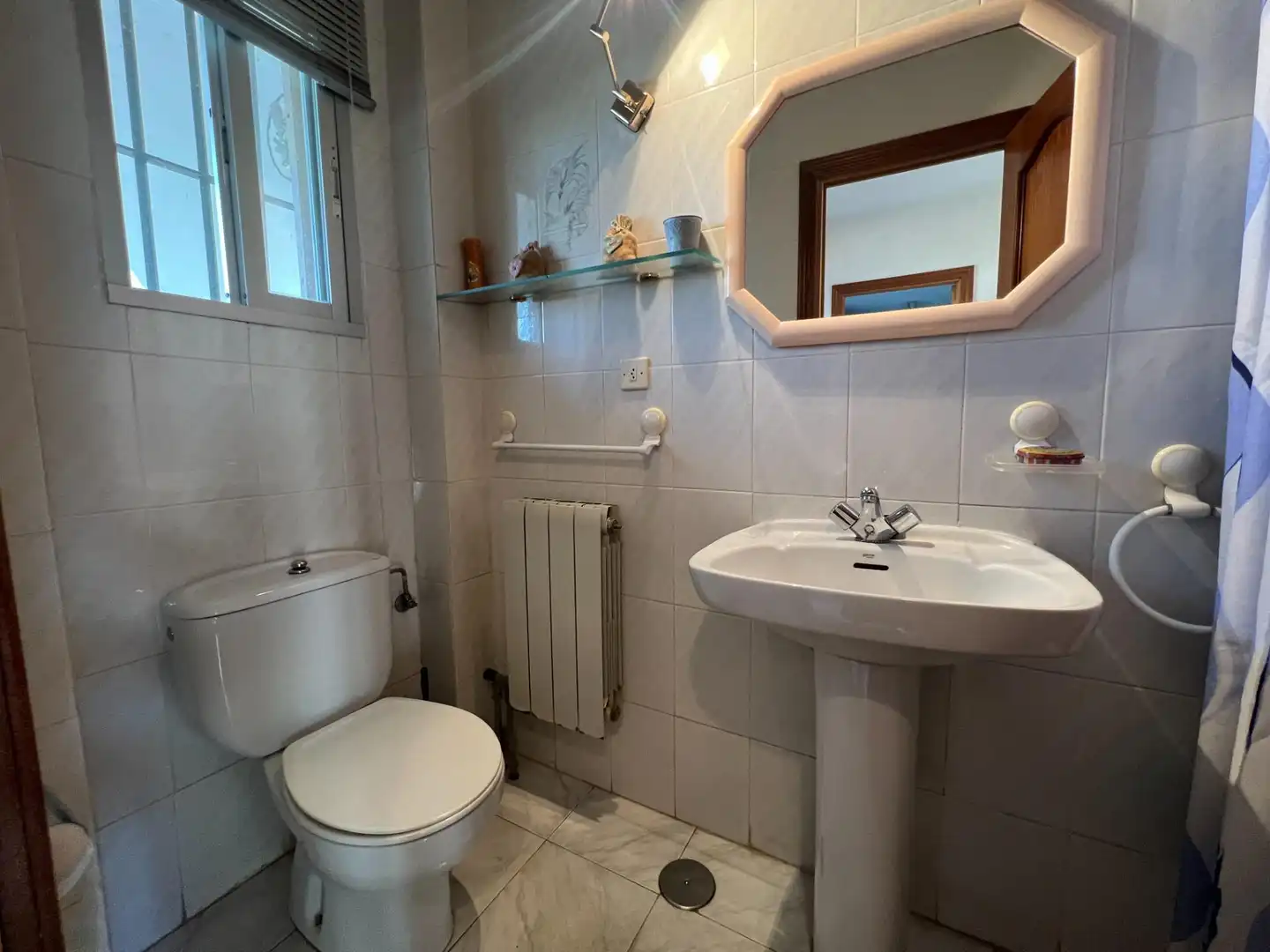 Bathroom of Houses for sale in El Viso de San Juan  with Air Conditioner, Heating and Private garden