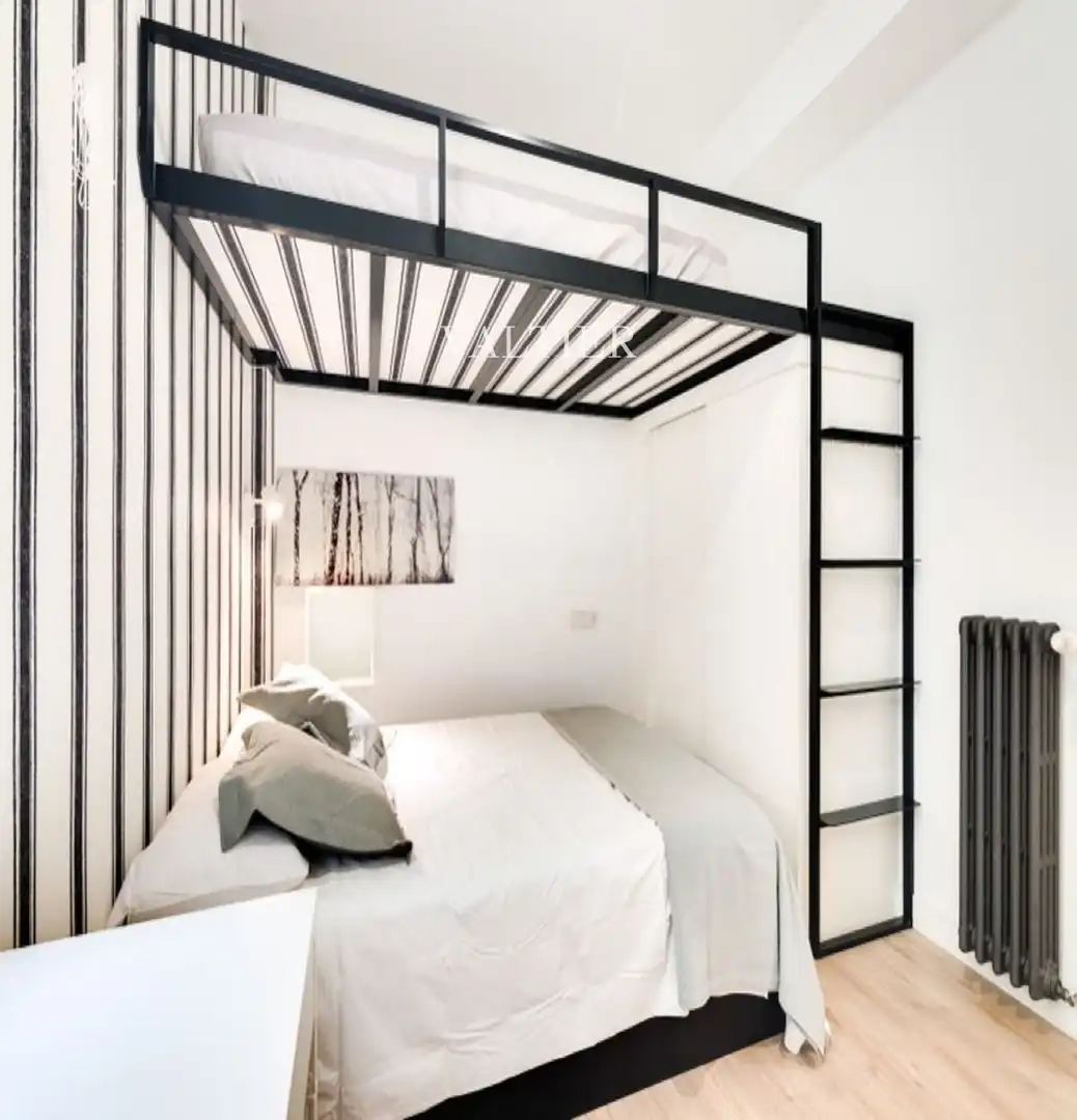Bedroom of Flat for rent in Madrid  with Air Conditioner, Heating and Furnished