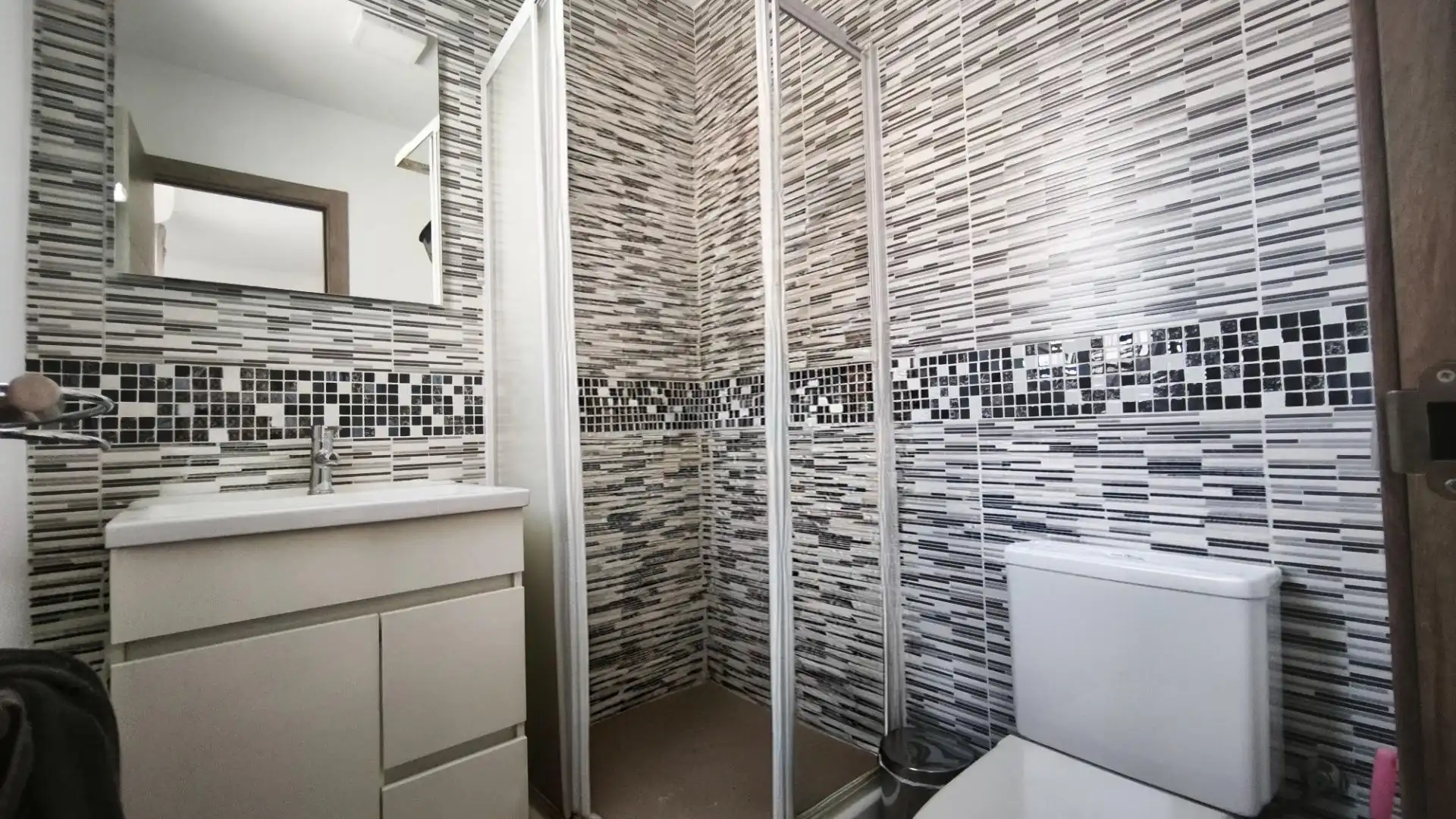 Bathroom of Detached homes for sale in Málaga  with Air Conditioner and Terrace