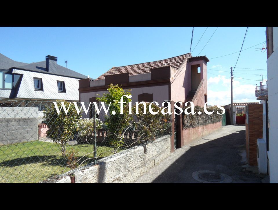 Vista exterior de Casa o xalet en venda en Vigo  amb Jardí privat, Terrassa i Traster