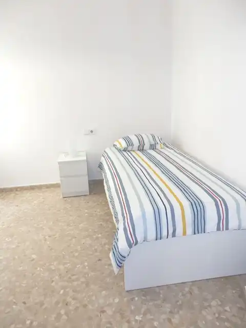 Bedroom of Flat for rent in Valencia  with Furnished, Oven and Washing machine