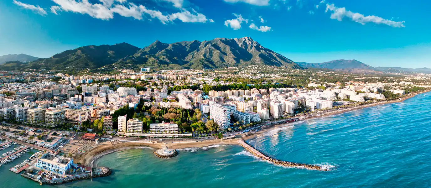 Vista exterior de Apartament en venda en Marbella amb Aire condicionat, Calefacció i Terrassa
