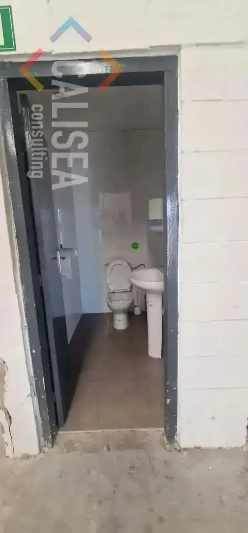 Bathroom of Industrial buildings for rent in Polinyà