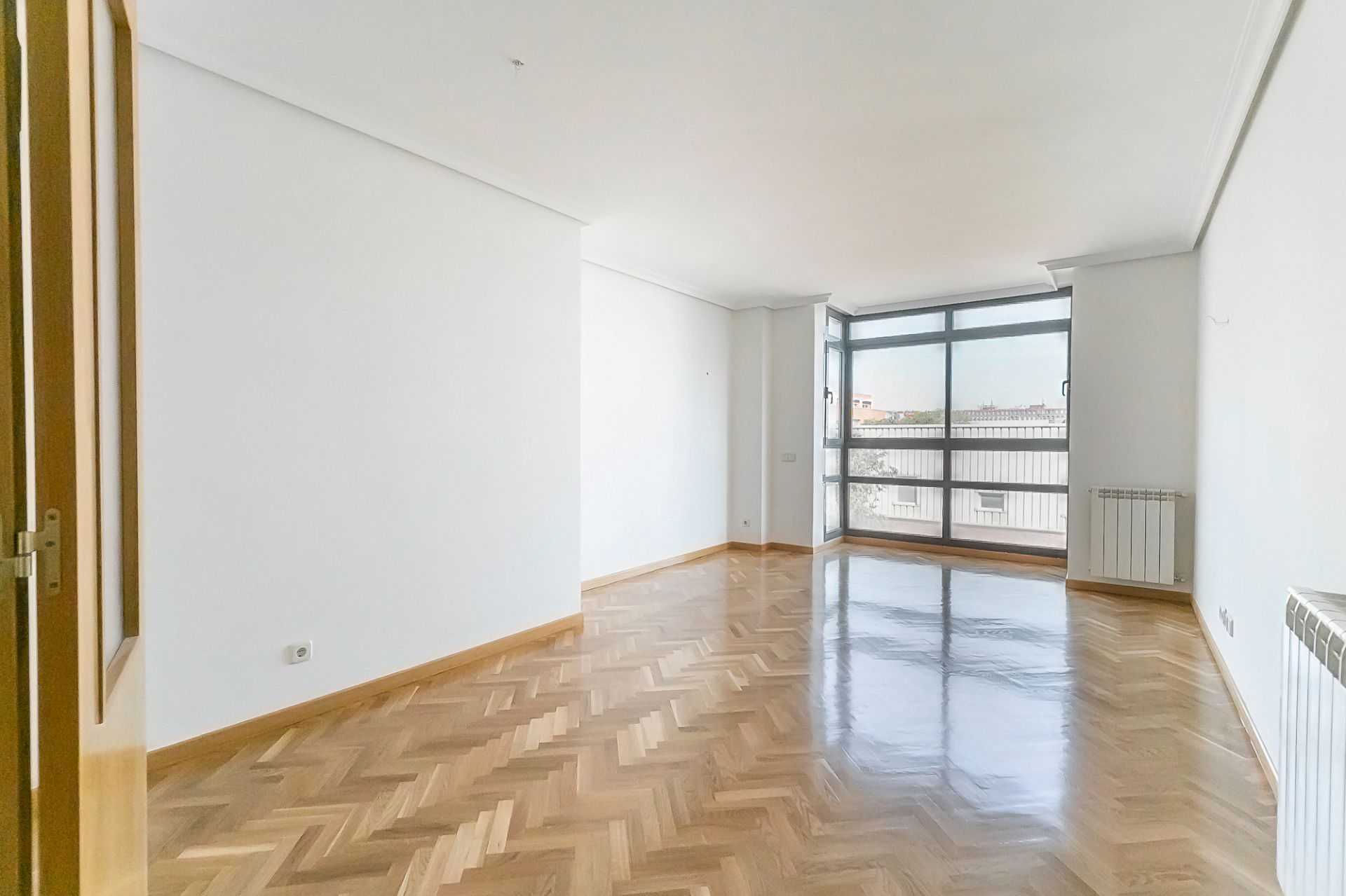 Living room of Flat to rent in  Madrid Capital  with Air Conditioner, Heating and Parquet flooring