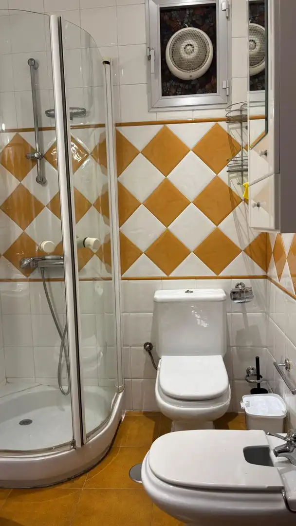 Room in Calle LOZOYA, El Plantinar – Avda. La Paz - El Juncal