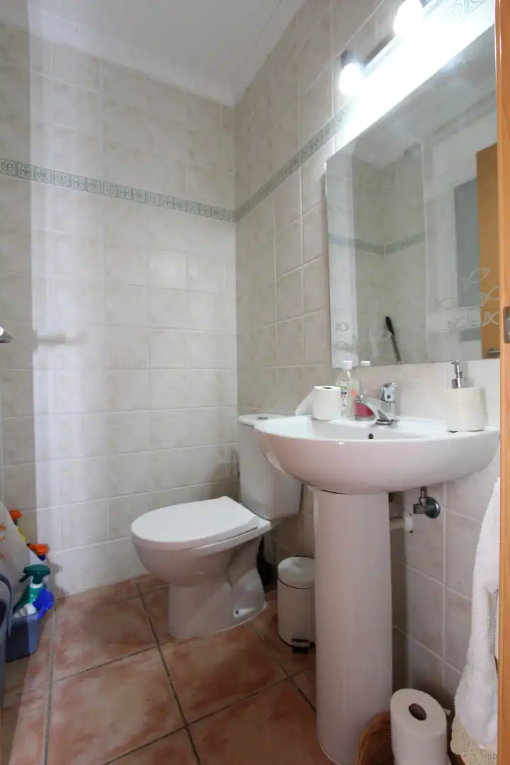 Baño de Casa adosada en venta en Mont-roig del Camp con Aire acondicionado, Jardín privado y Amueblado
