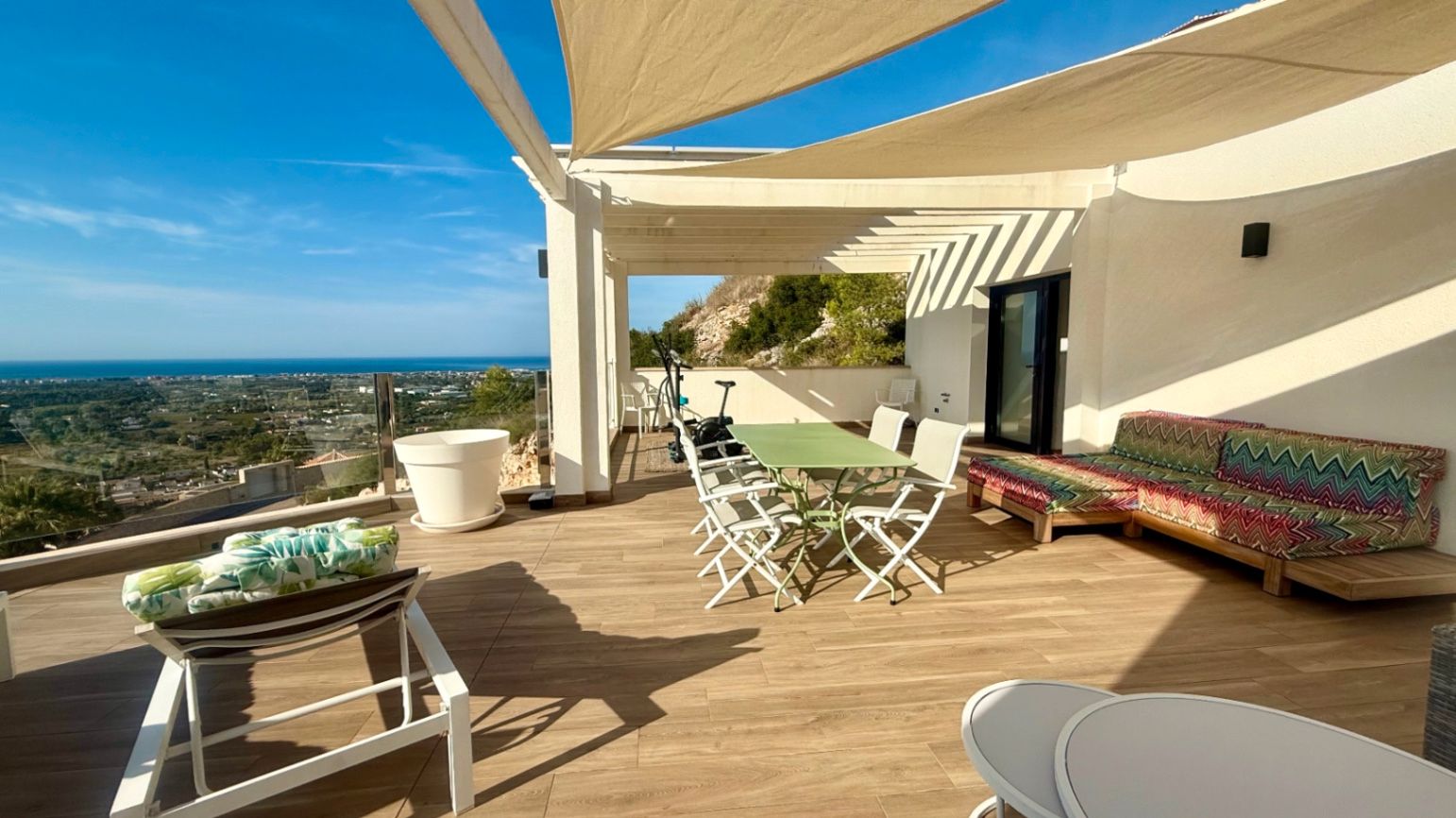 Terrace of House or chalet for sale in Dénia  with Air Conditioner, Heating and Private garden