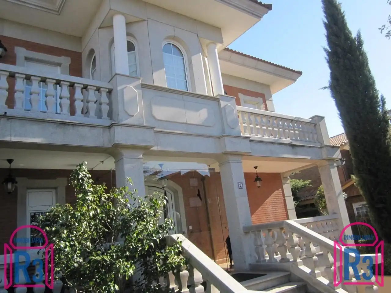 Vista exterior de Casa o chalet en venta en León Capital  con Calefacción