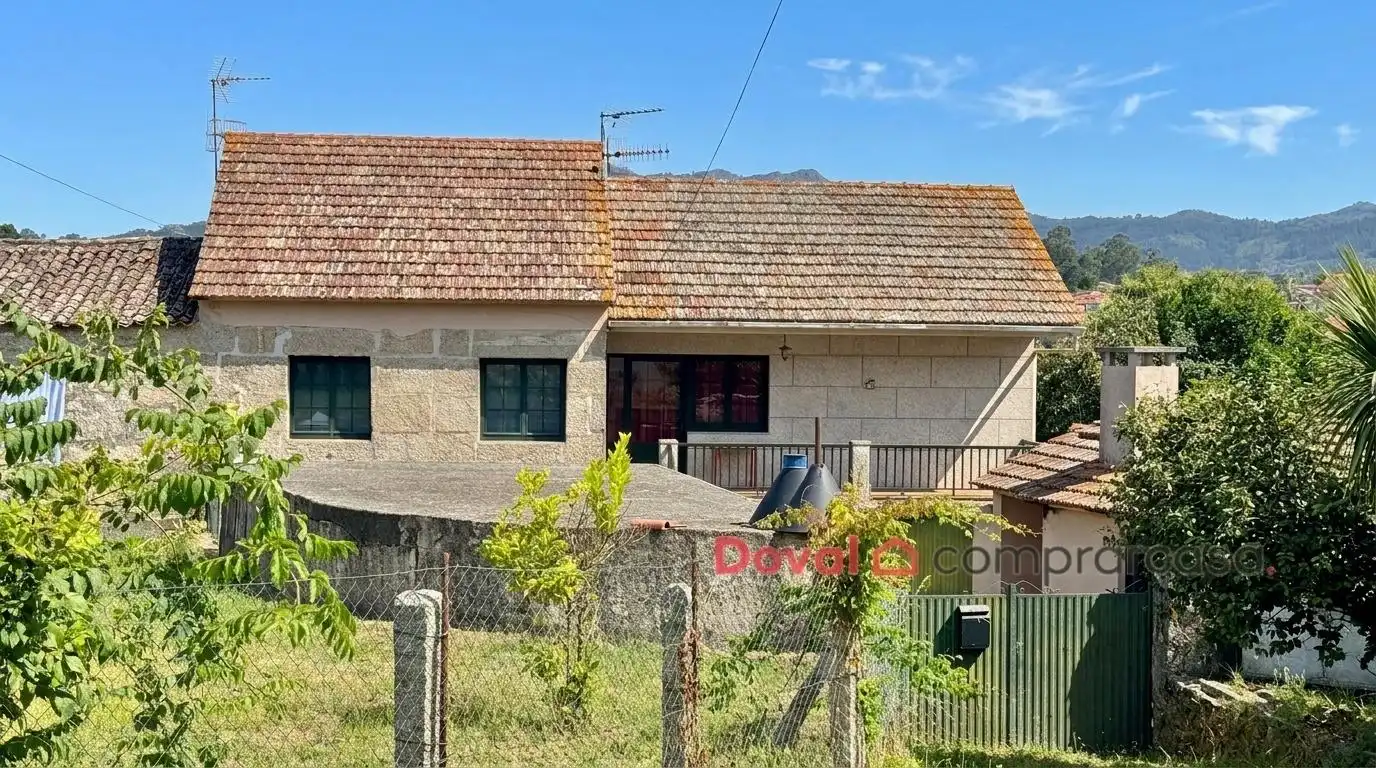 Casa amb jardí en venda a San Pedro da Ramallosa