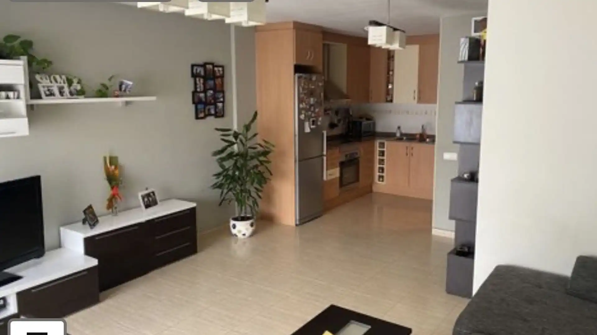 Living room of Flat for sale in Esparreguera  with Air Conditioner and Balcony