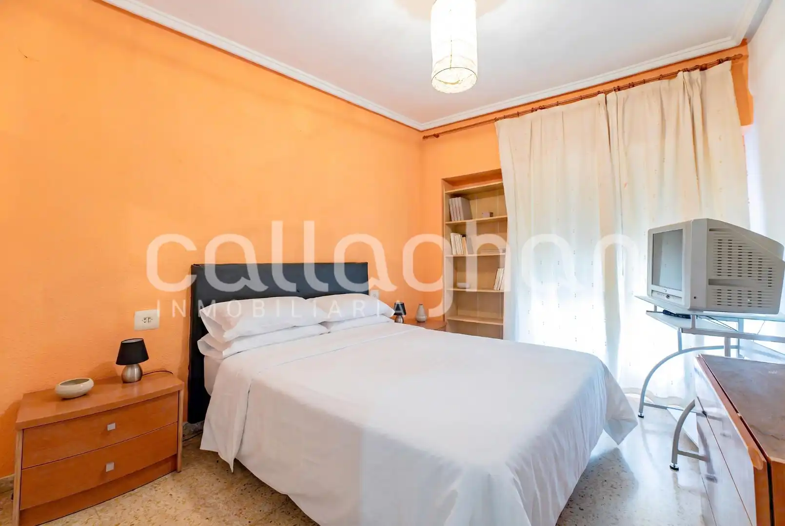 Habitación de Piso en venta en Valencia con Balcón