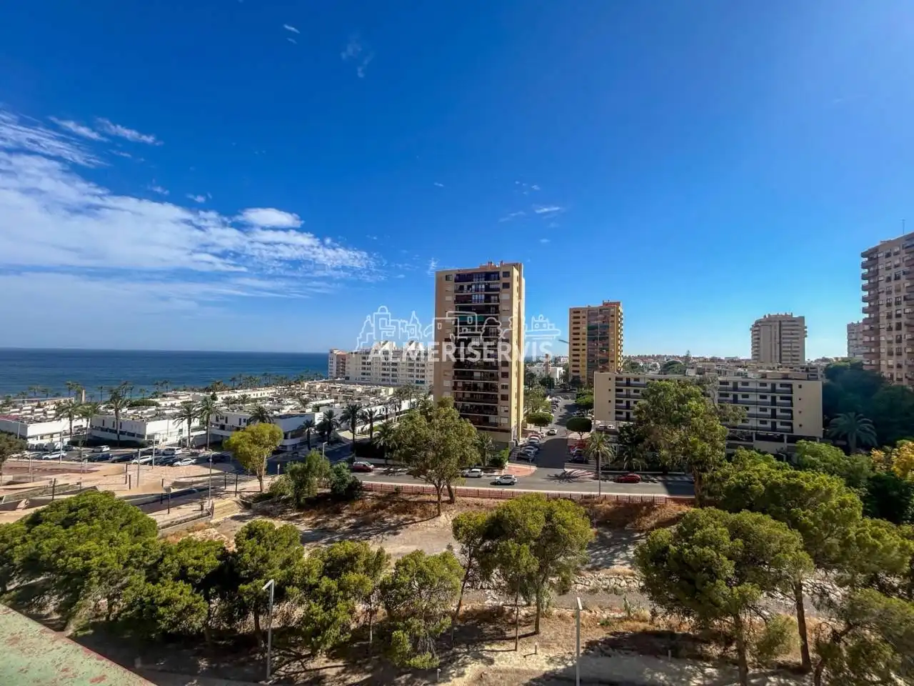 Vista exterior de Piso en venta en Roquetas de Mar con Terraza y Amueblado