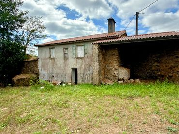 Casa amb jardí en venda a Fornelos 4