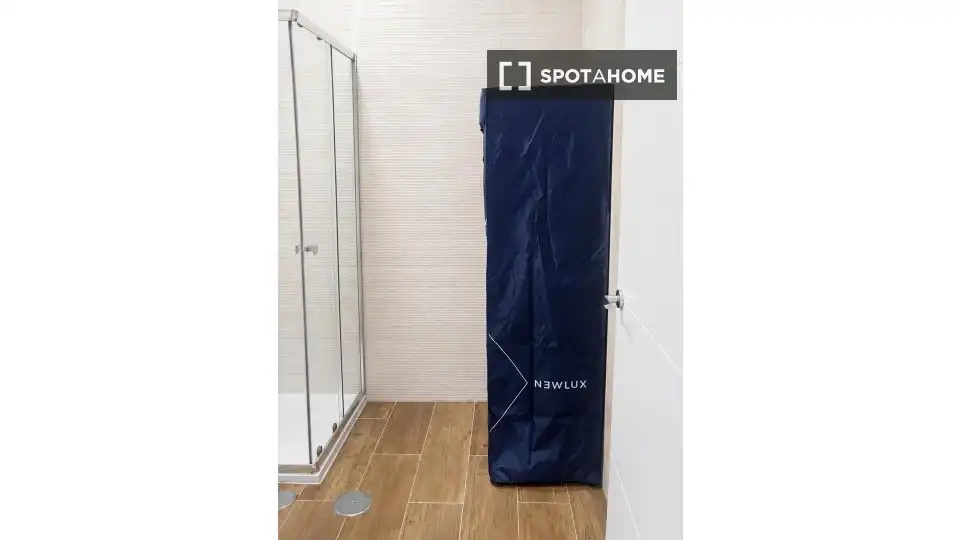 Schlafzimmer von Wohnung zur Miete in Madrid mit Klimaanlage, Heizung und Möbliert