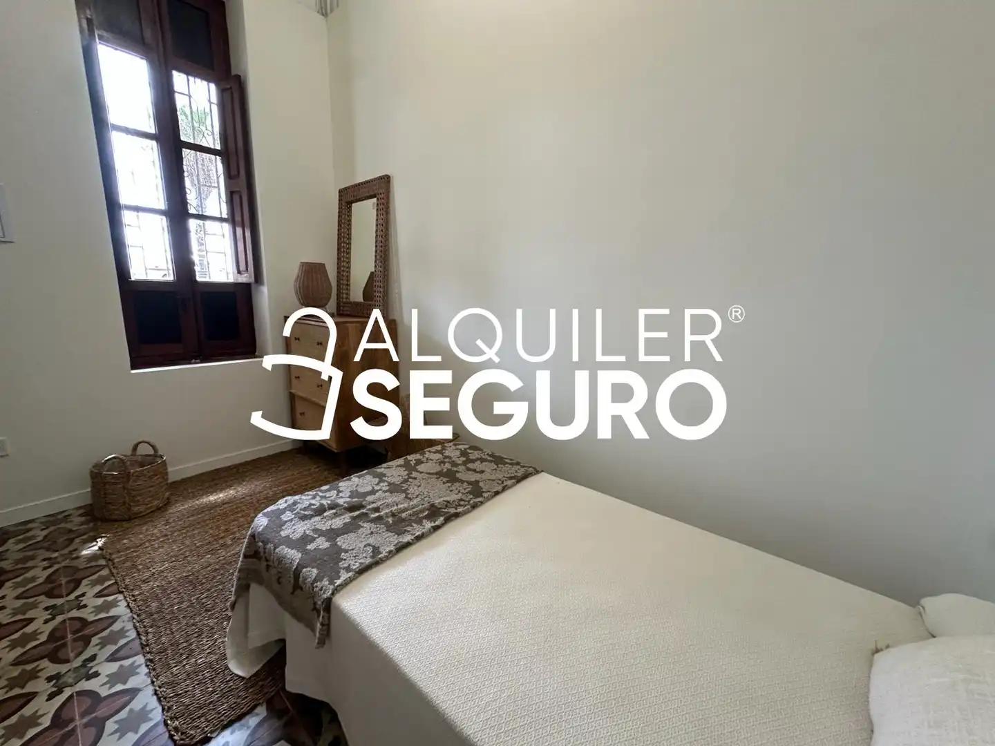 Habitación de Piso de alquiler en Valencia con Aire acondicionado, Terraza y Amueblado