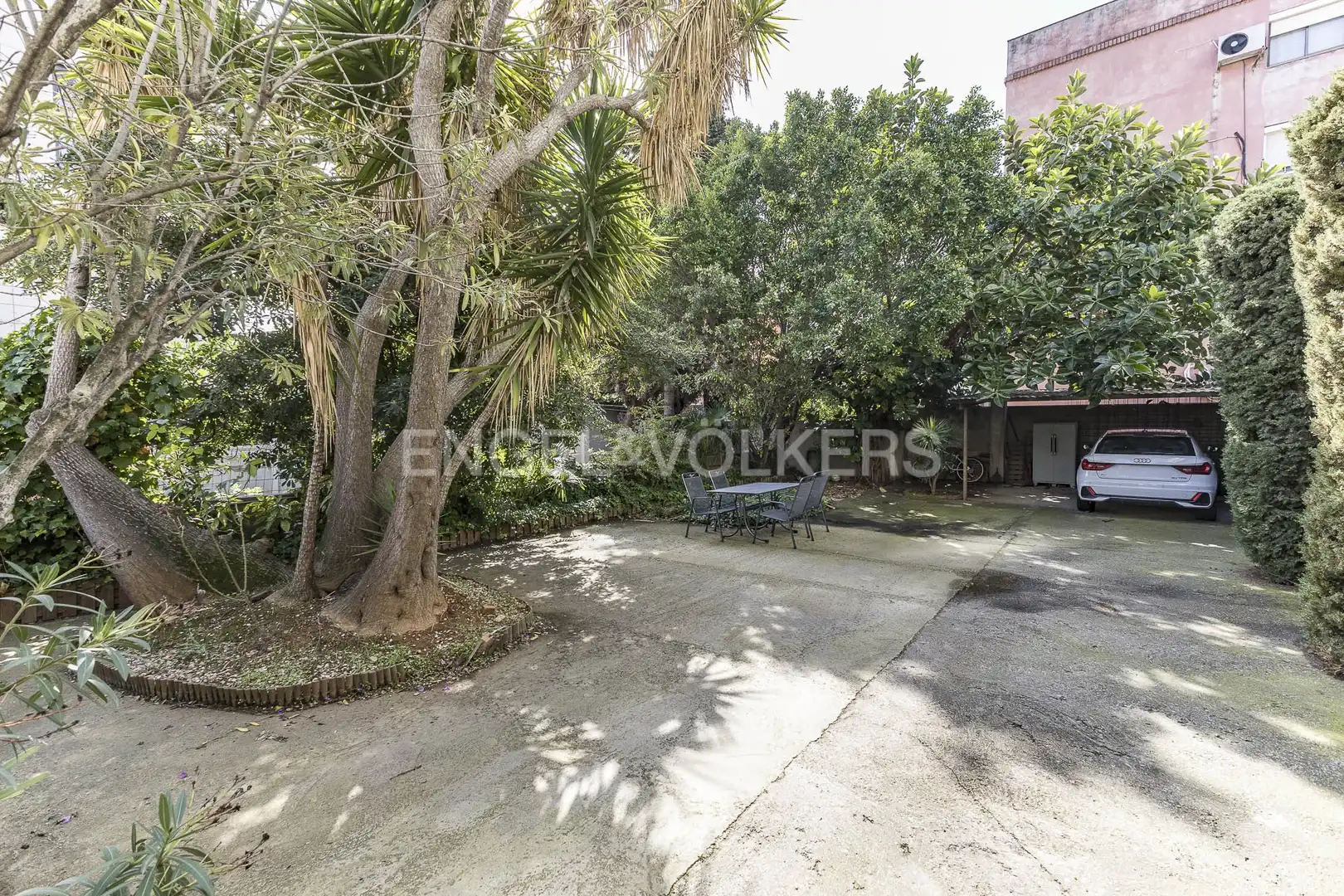 Vista exterior de Casa o chalet en venta en Barcelona con Calefacción, Jardín privado y Terraza
