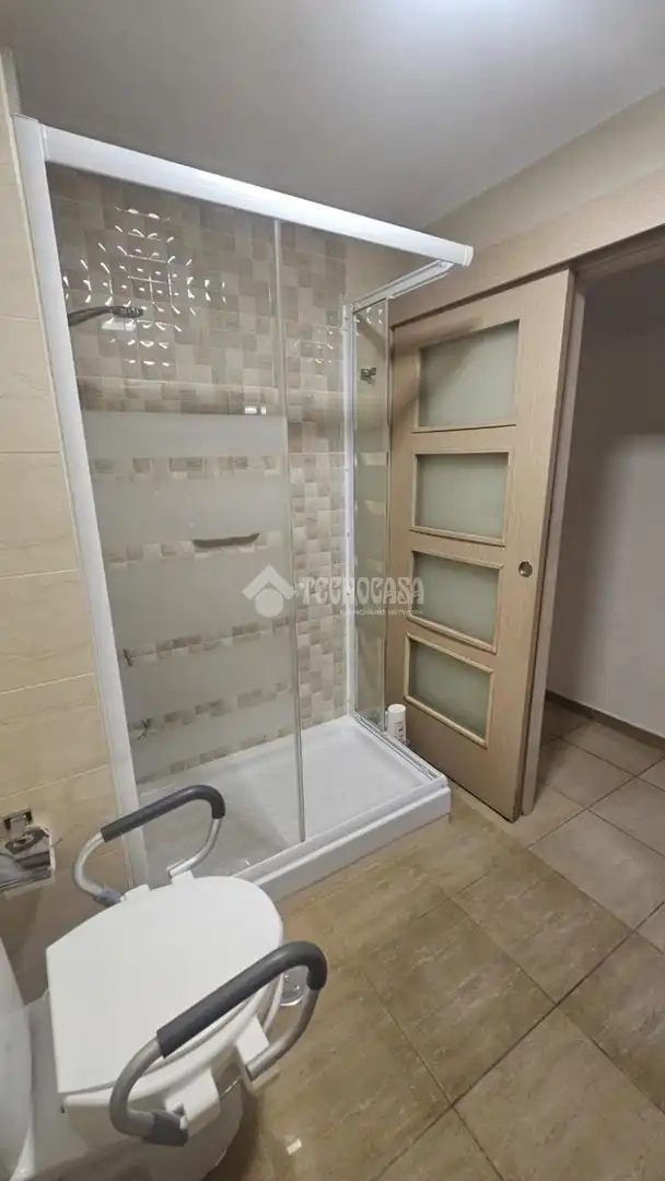 Baño de Piso en venta en Sevilla con Aire acondicionado