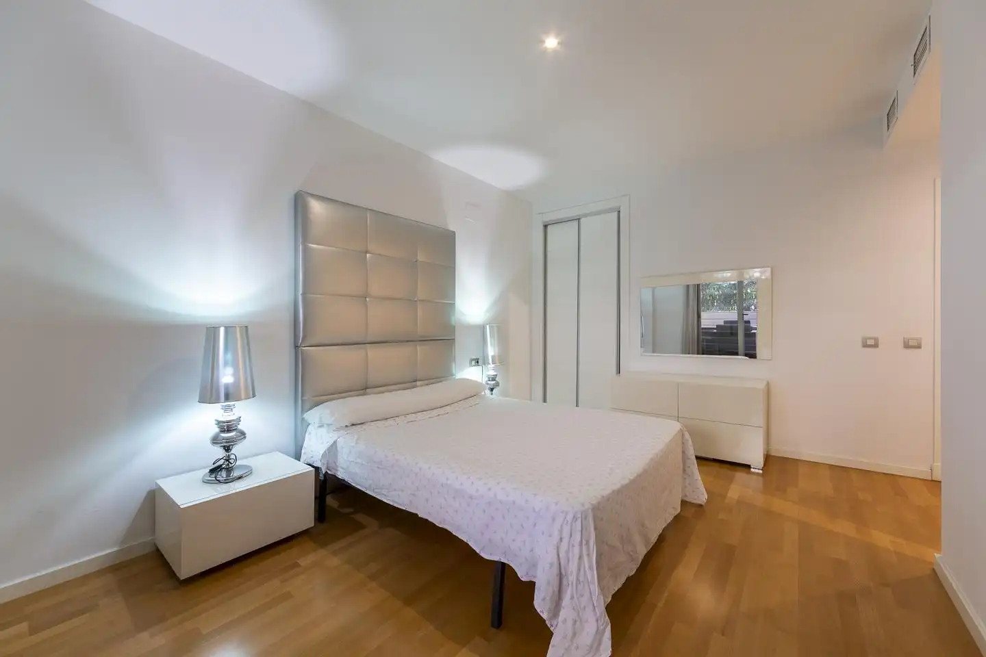 Habitación de Planta baja en venta en Almería con Aire acondicionado, Terraza y Trastero