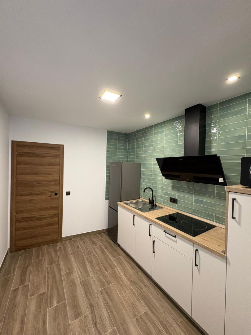 Kitchen of Apartment for sale in Carmona  with Air Conditioner, Heating and Washing machine