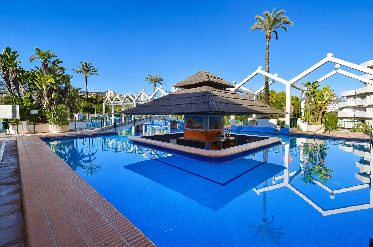 Apartamento con piscina en venta en Avenida del Parque 4, imagen 12