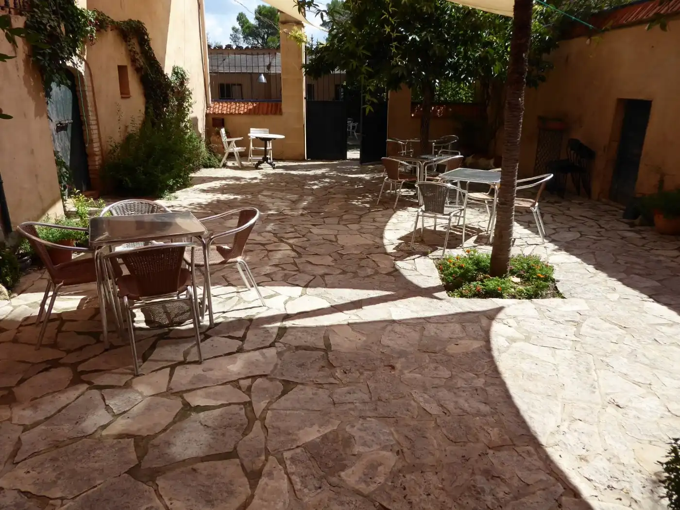 Terraza de Finca rústica en venta en Sant Martí de Tous con Aire acondicionado, Calefacción y Jardín privado