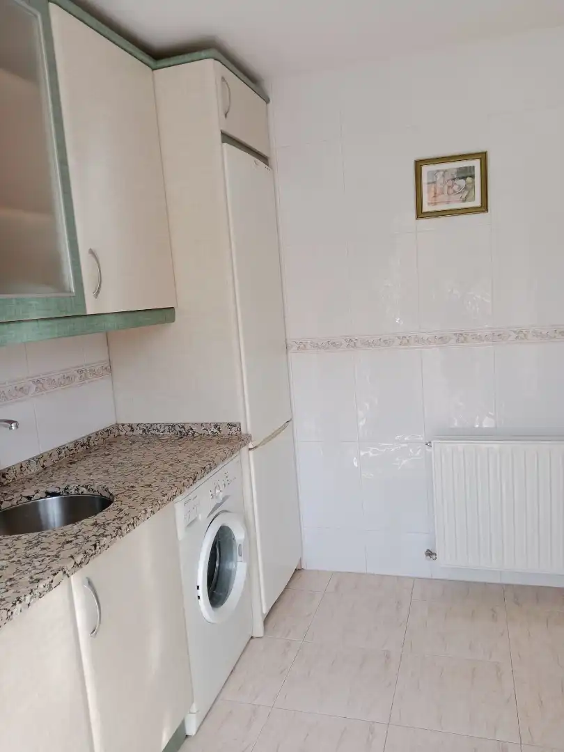 Küche von Einfamilien-Reihenhaus zum Verkauf in Venialbo mit Heizung, Privatgarten und Balkon