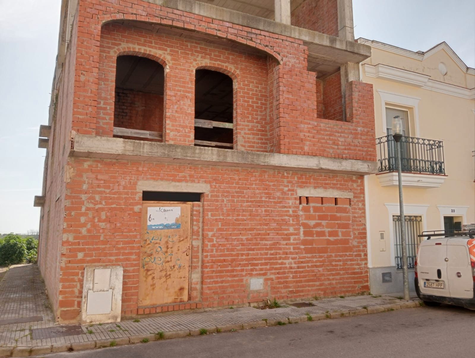 Vista exterior de Edifici en venda en Montijo