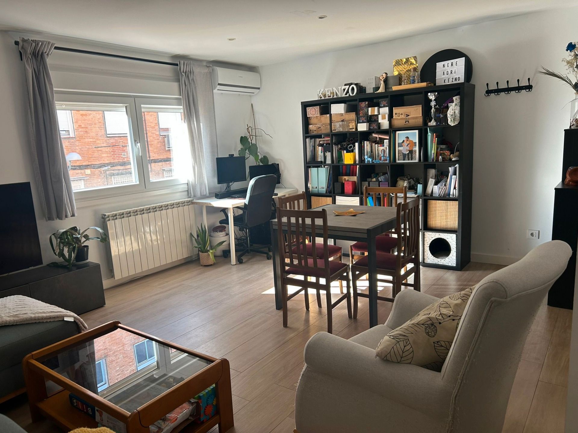 Living room of Flat for rent in  Madrid Capital  with Air Conditioner, Heating and Furnished