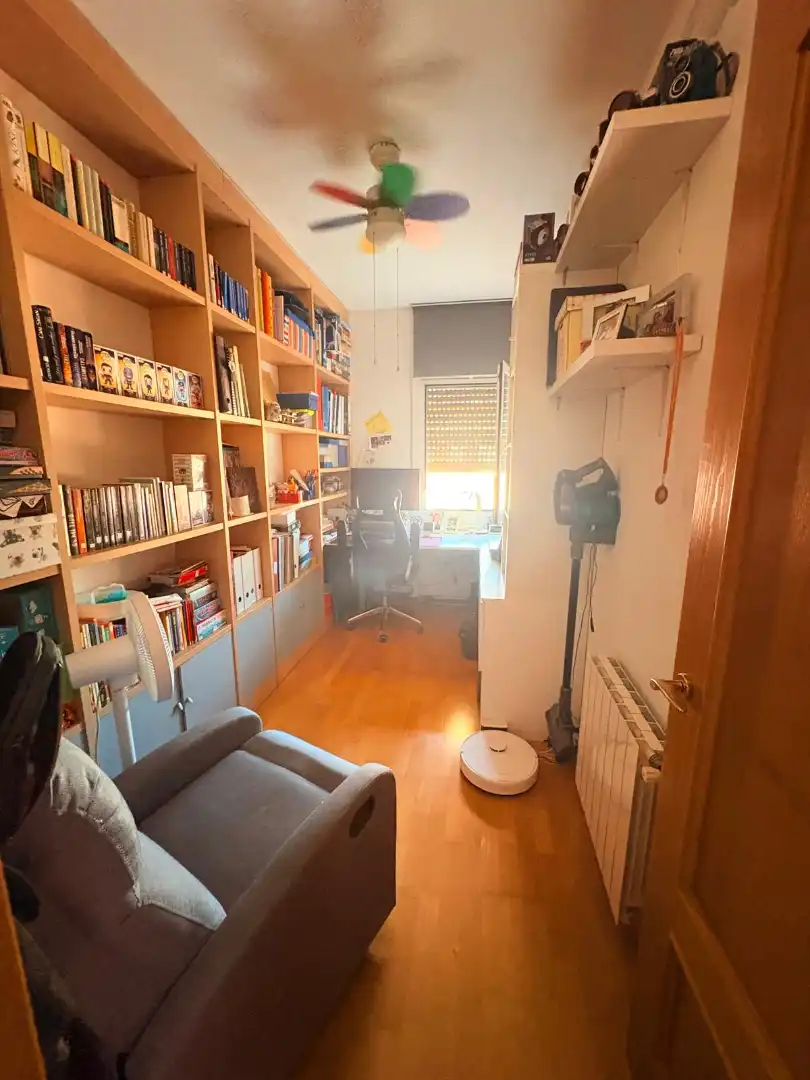 Piso en venta en Pallejà con Aire acondicionado, Calefacción y Parquet