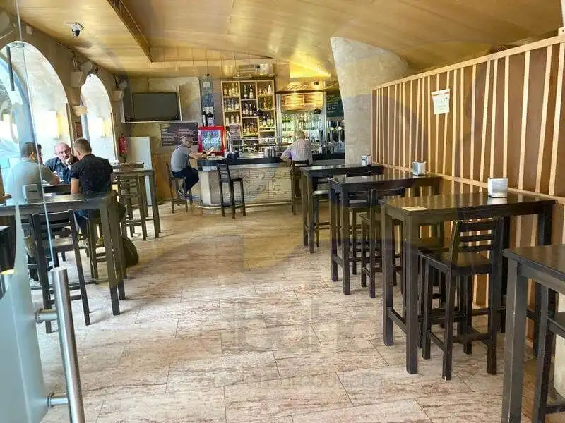Local comercial en traspàs a Centro