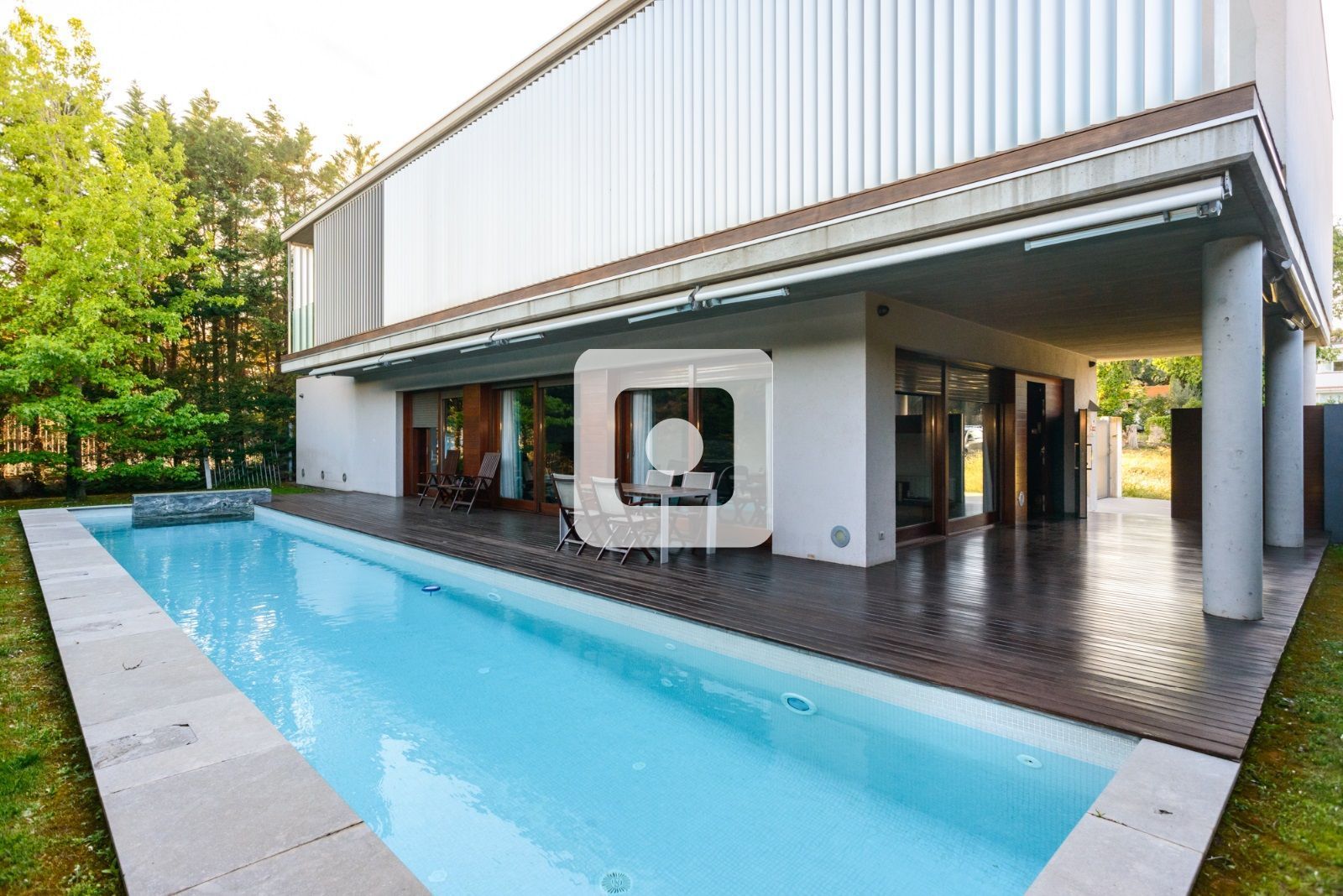 Swimming pool of House or chalet for sale in Figueres  with Air Conditioner, Heating and Swimming Pool