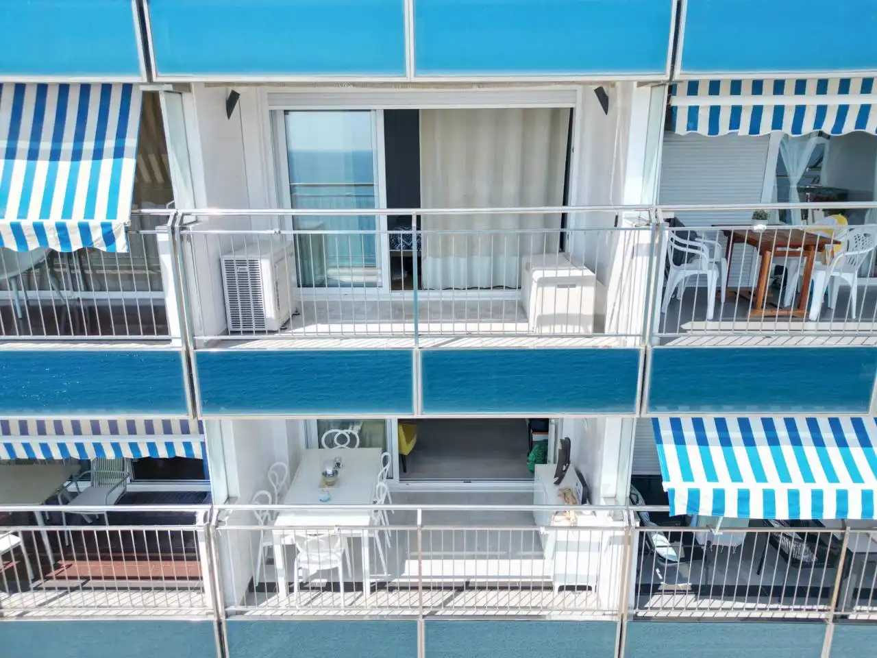Terrasse von Wohnungen zum Verkauf in Castell d'Aro, Platja d'Aro i s'Agaró mit Terrasse, Balkon und Alarm