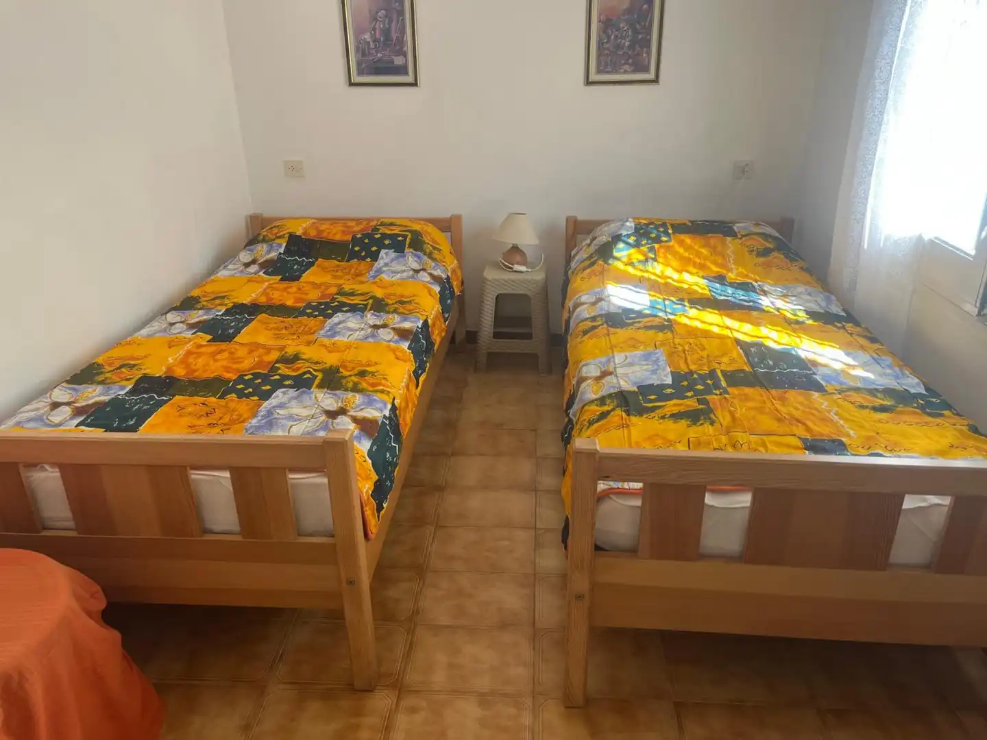 Schlafzimmer von Einfamilien-Reihenhaus zum Verkauf in Empuriabrava mit Privatgarten und Terrasse