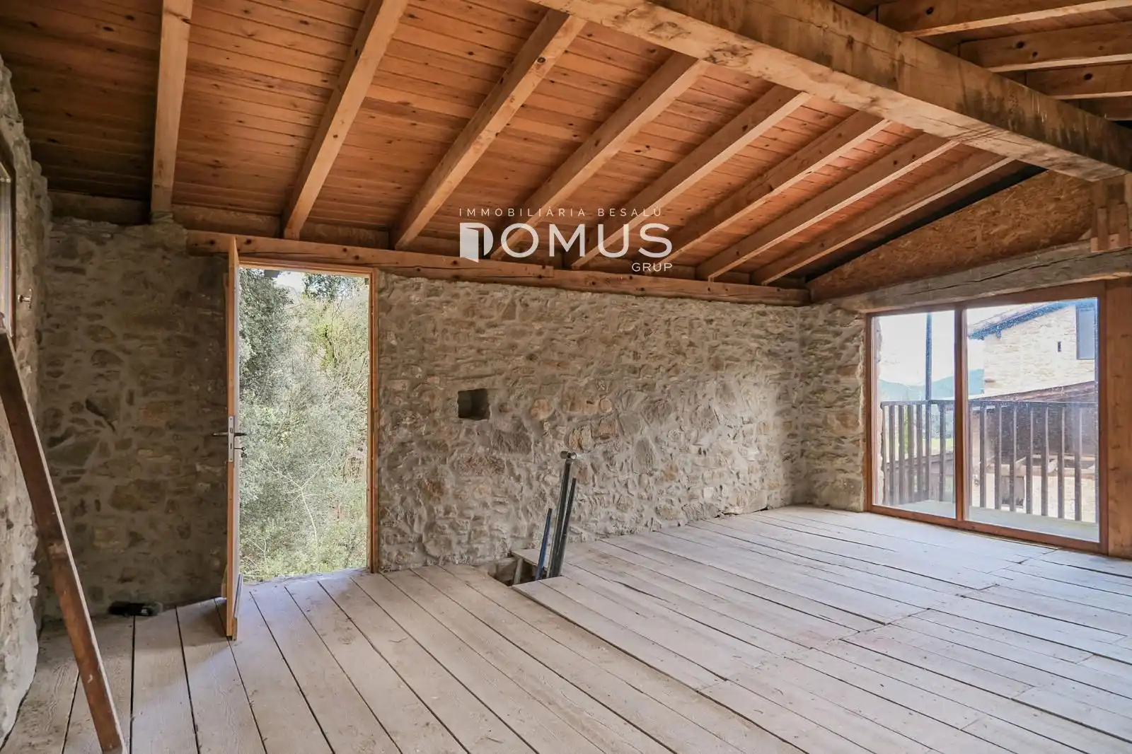 Terraza de Finca rústica en venta en Santa Pau con Calefacción, Parquet y Piscina
