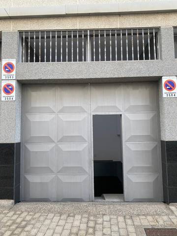 Local comercial en Alquiler en Almatriche