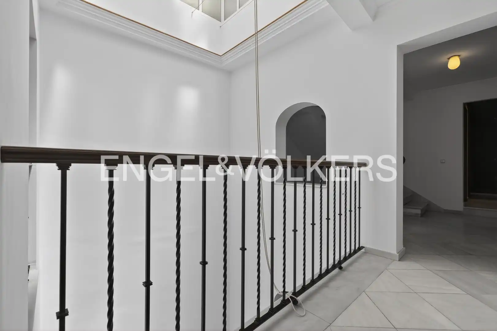 Houses for sale in Osuna  with Air Conditioner and Heating