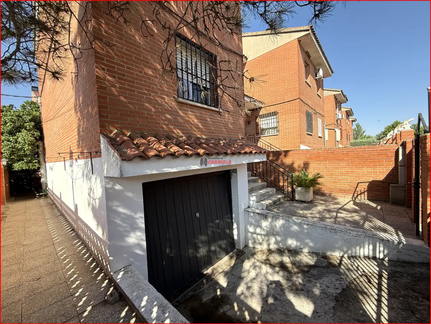 Vista exterior de Casa adosada en venda en Quismondo amb Calefacció i Terrassa
