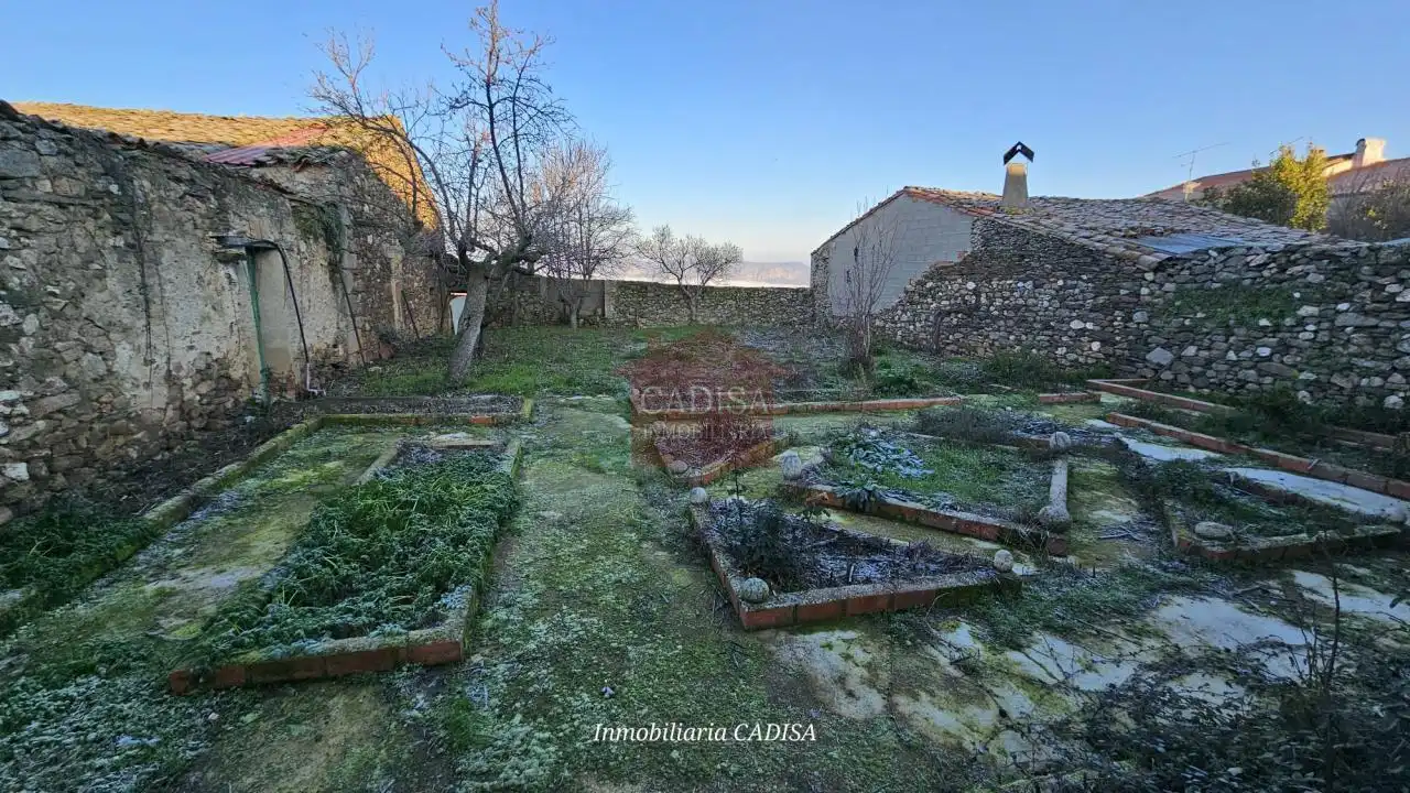 Casa o xalet en venda en Hinojosa de Duero amb Calefacció, Jardí privat i Traster
