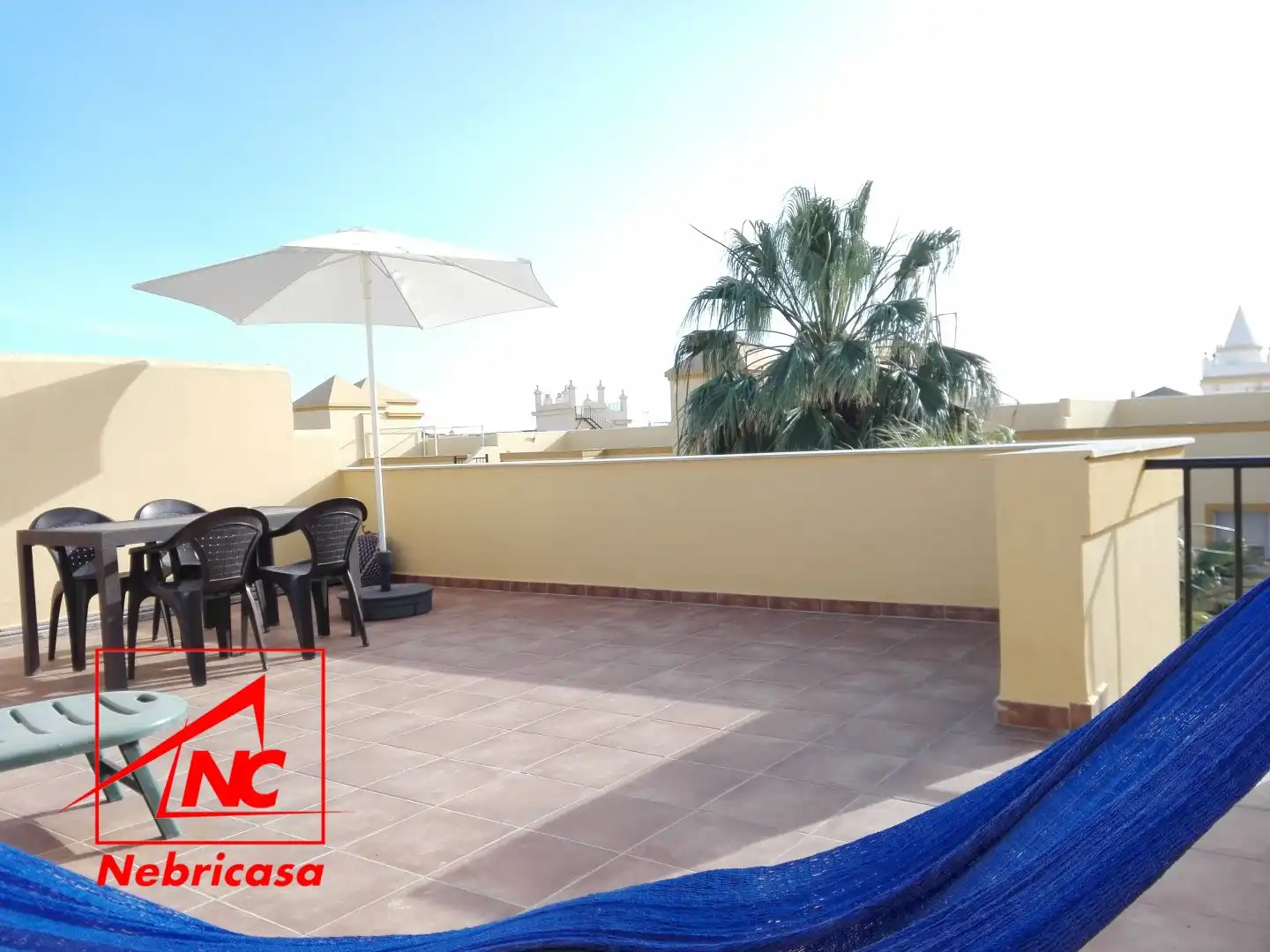 Terrasse von Wohnung zur Miete in Rota mit Terrasse, Schwimmbad und Möbliert